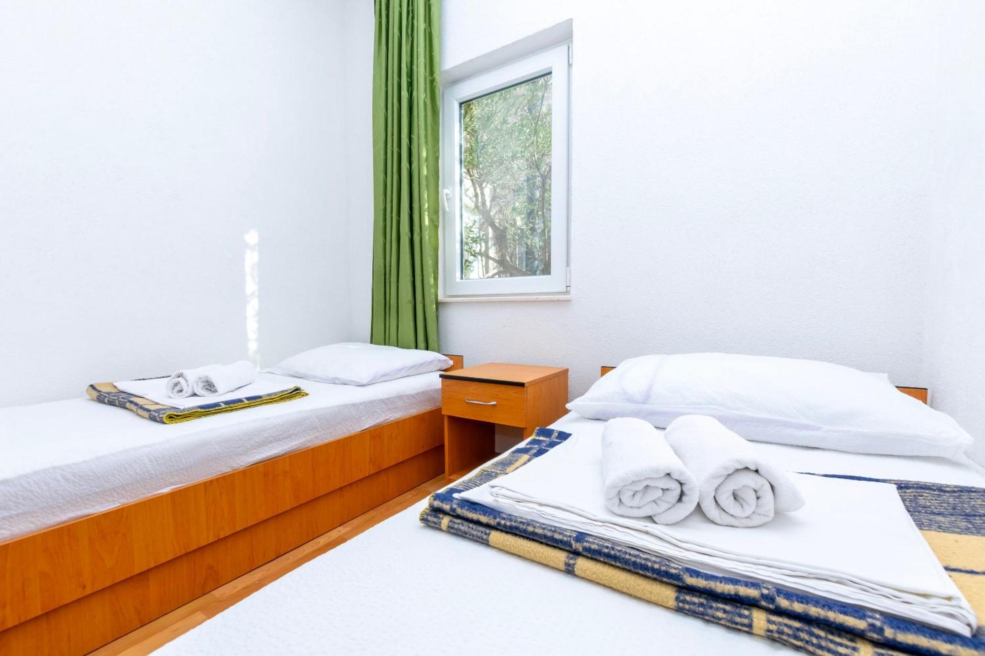 Apartments Ivo - Sea View; Pisak Exterior photo