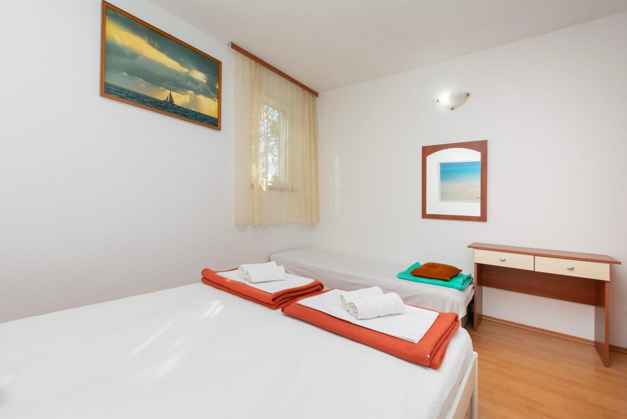 Apartments Ivo - Sea View; Pisak Exterior photo