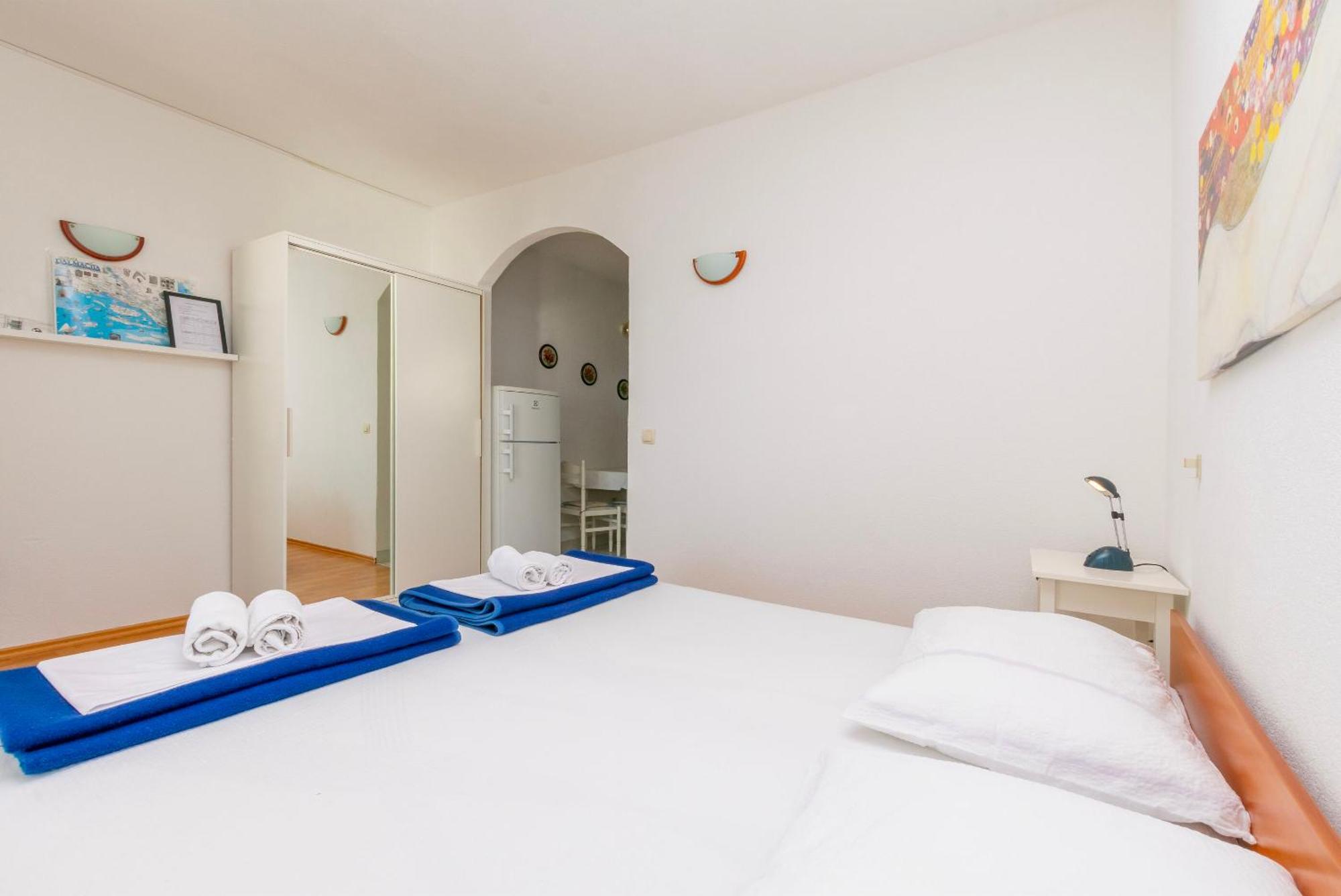 Apartments Ivo - Sea View; Pisak Exterior photo