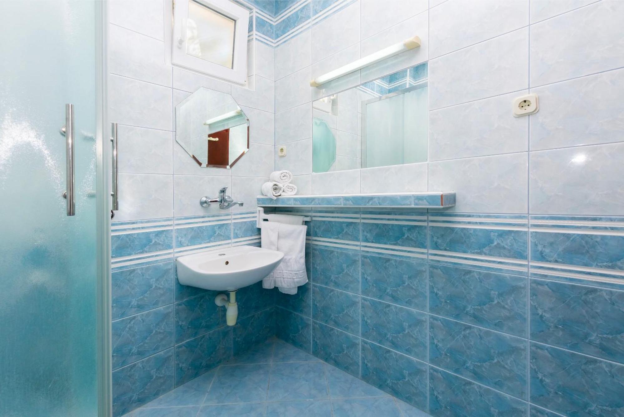 Apartments Ivo - Sea View; Pisak Exterior photo