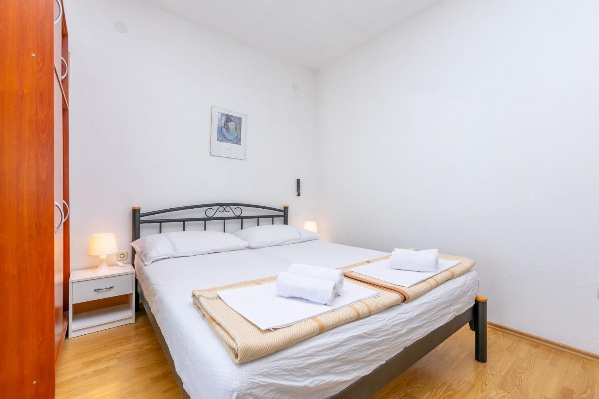 Apartments Ivo - Sea View; Pisak Exterior photo