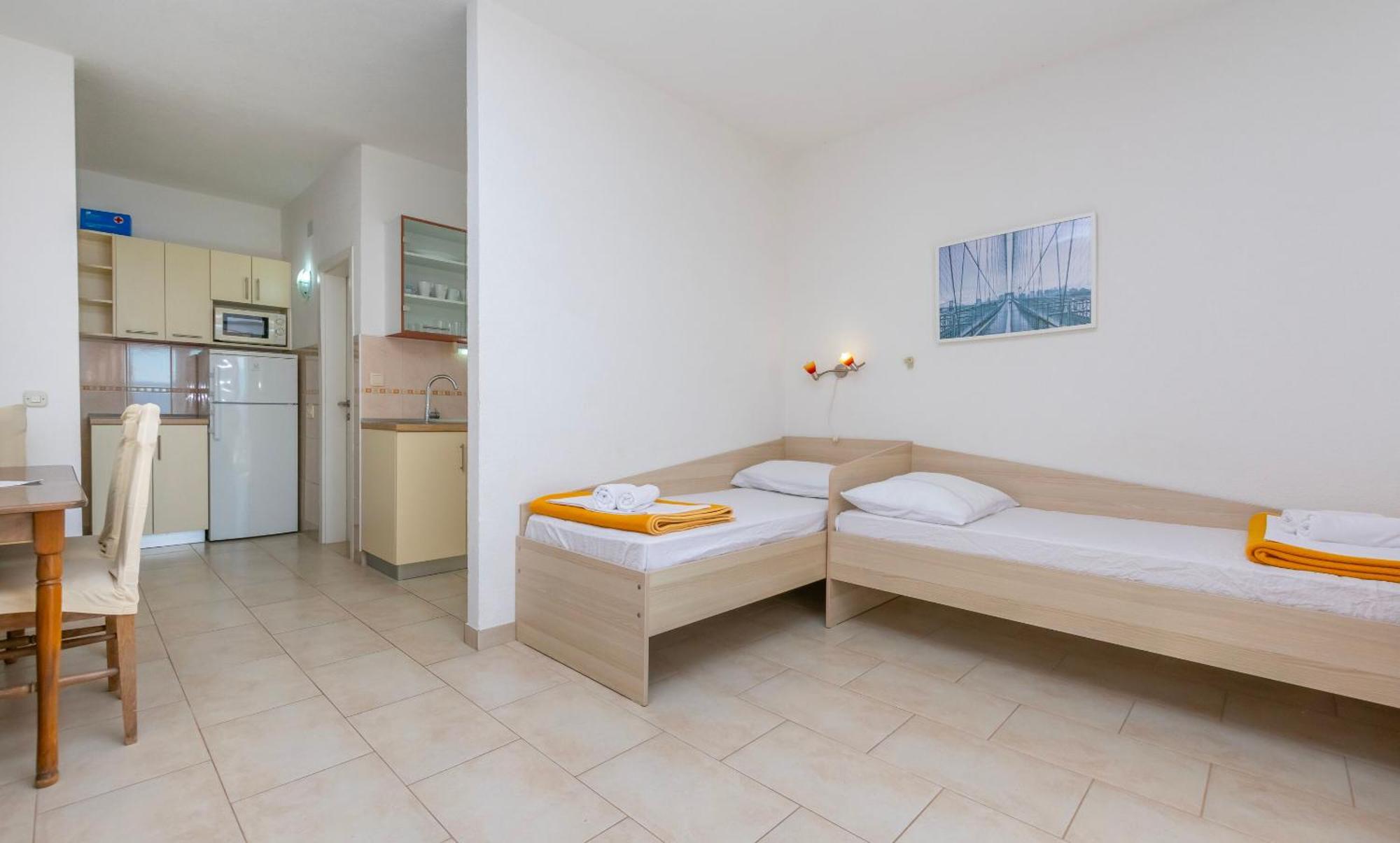 Apartments Ivo - Sea View; Pisak Exterior photo